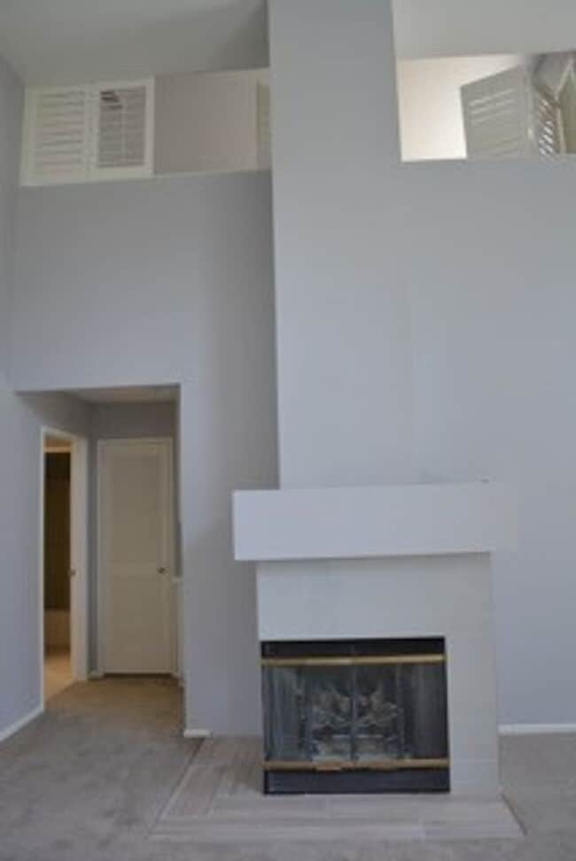 Building Photo - BEAUTIFUL "HILLCREST VILLAGE"  CONDOMINIUM HOME WITH GARAGE