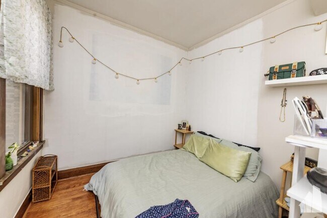 Building Photo - 2 bedroom in Chicago IL 60647