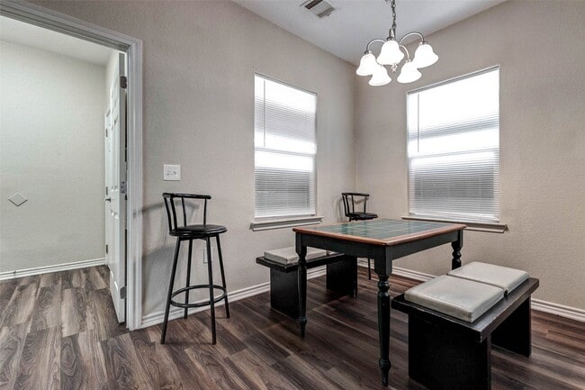 Building Photo - 4918 Carmen St