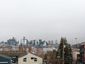 Building Photo - Wallingford Condo