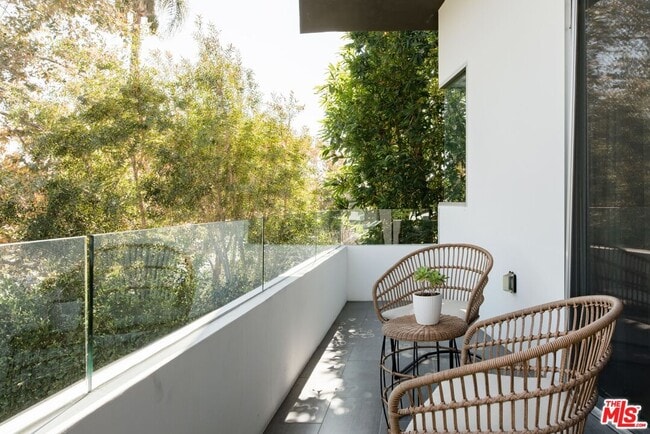 Building Photo - 1723 S Durango Ave