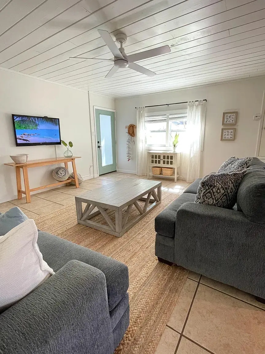 Building Photo - 2441 Granada Ave