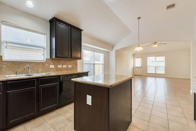 Building Photo - 3426 Lily Ranch Dr
