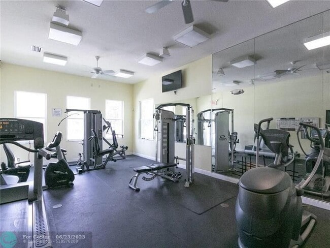 Building Photo - 1432 SW 47th Ave
