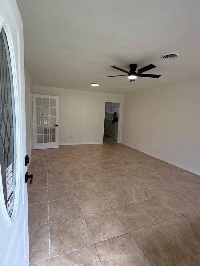 Building Photo - Gorgeous all renovated Home in Texas City,...
