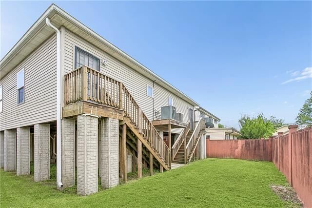 Building Photo - 5728 Marigny St