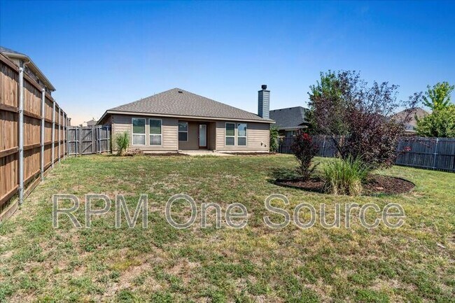 Building Photo - 1729 Park Trails Blvd