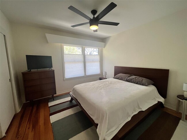 Building Photo - 1511 Chelsea Ln