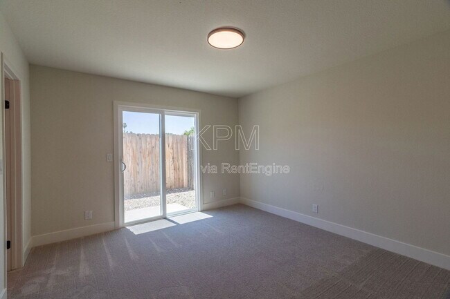 Building Photo - 8720 Fox Creek Dr