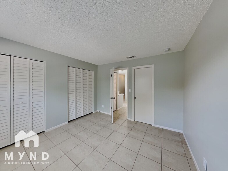 Building Photo - 10208 N Ojus Dr