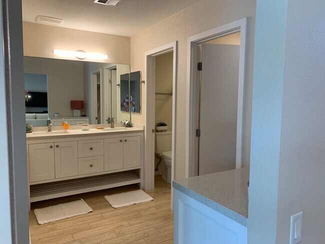 Building Photo - 48985 Wildwood Ln