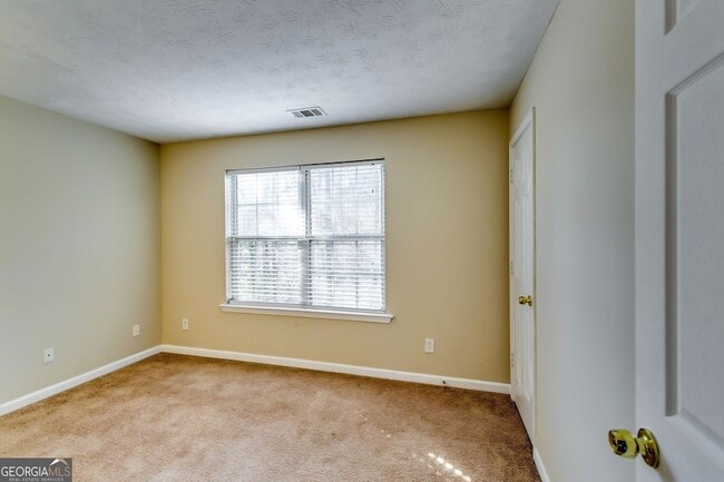 Building Photo - 2727 Manor Cove