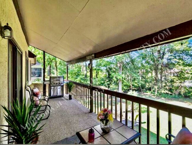 Building Photo - Beautiful UPDATED Ranch in Mission-Availab...