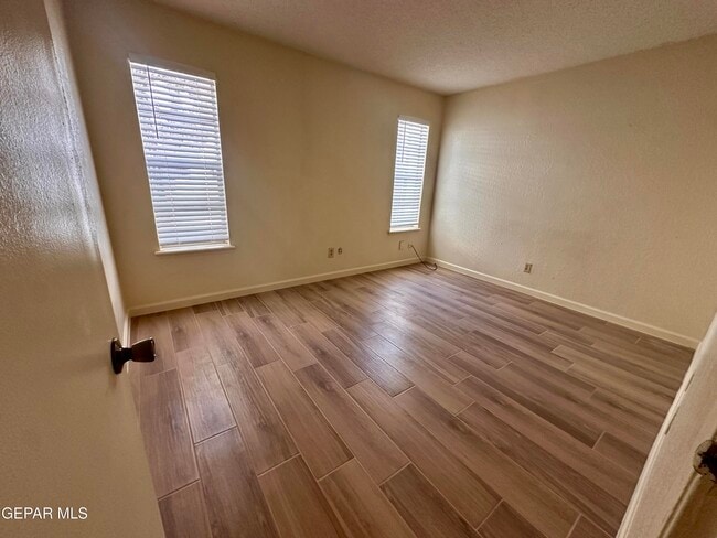 Building Photo - 6201 Escondido Dr