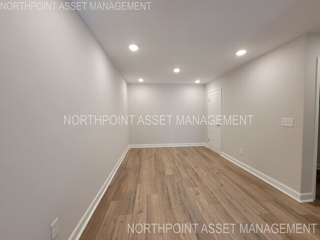 Building Photo - Gorgeous Luxury Townhome for Rent in Kenne...