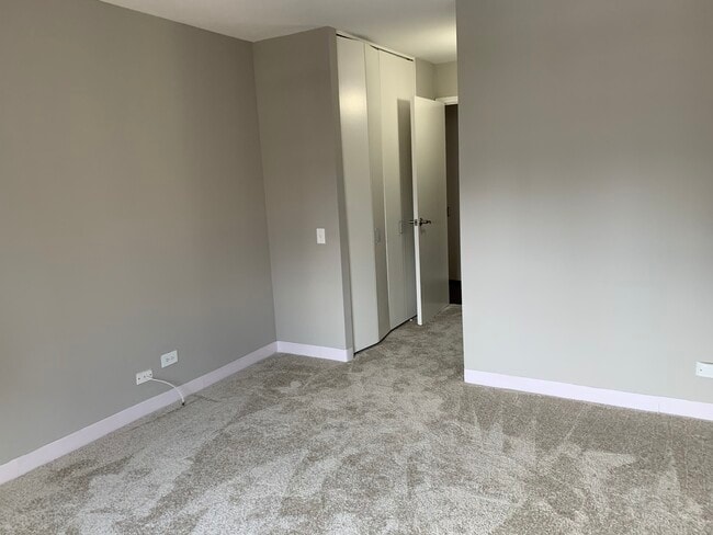 Building Photo - 100 W Chestnut St