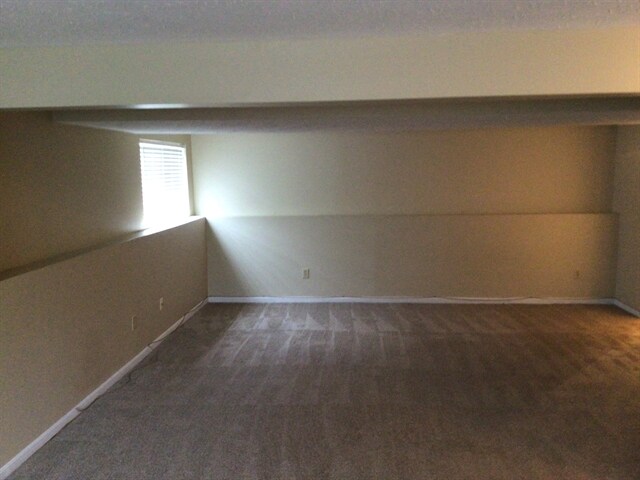 Building Photo - 2930 Holly Hill Dr