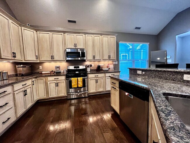 Building Photo - Beautiful Corner Lot, Single Family Home, in Sherwood Lakes.