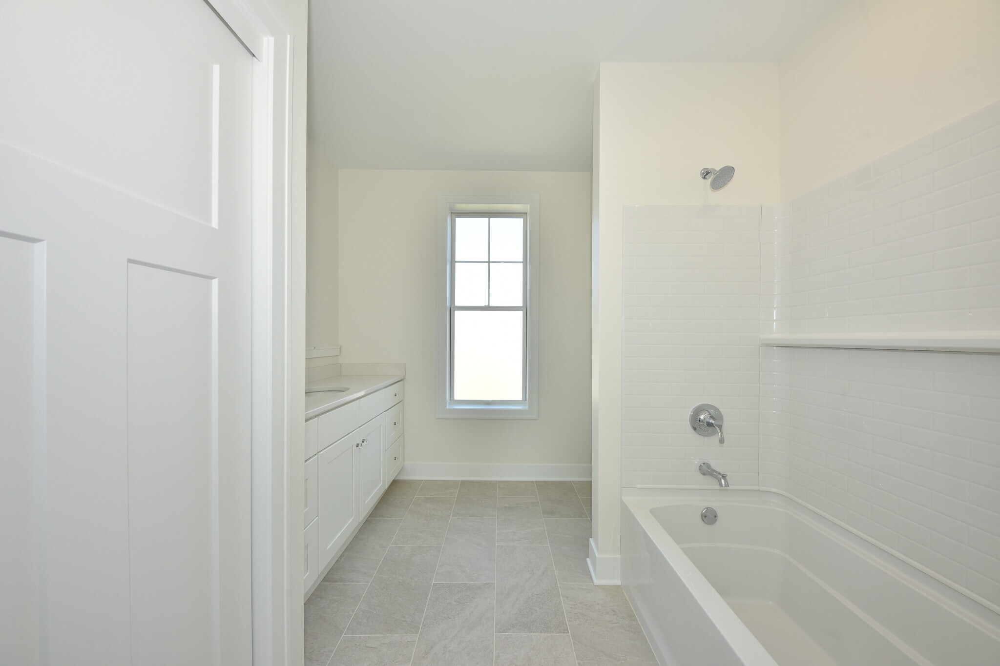 Full Bathroom - 104 E Prospect St