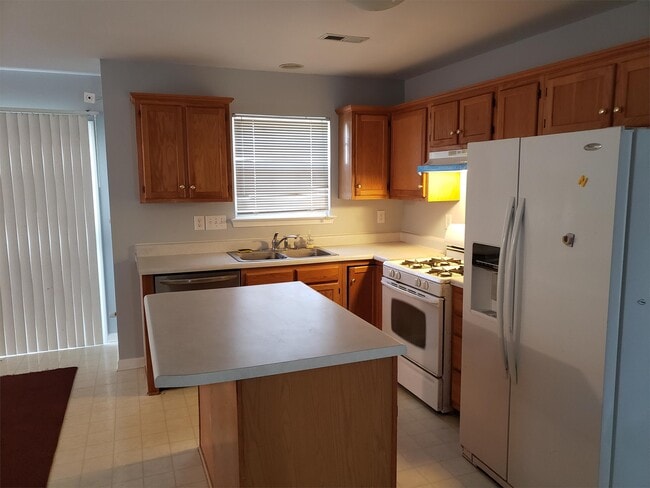 Building Photo - 9824 Aaronda Ct