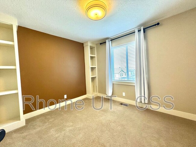Building Photo - 18 N 1100 W