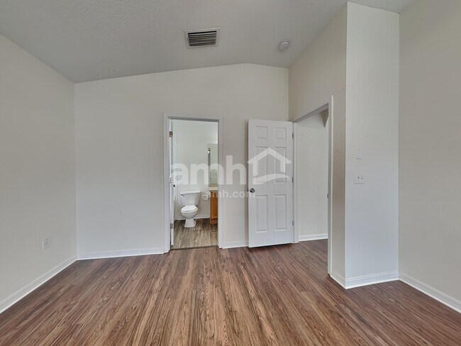 Building Photo - 4340 Country Hills Blvd