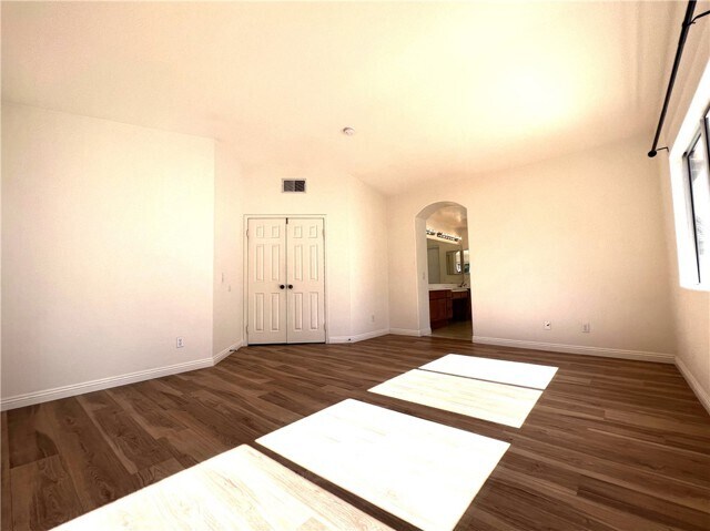 Building Photo - 20865 Oakdale Ln