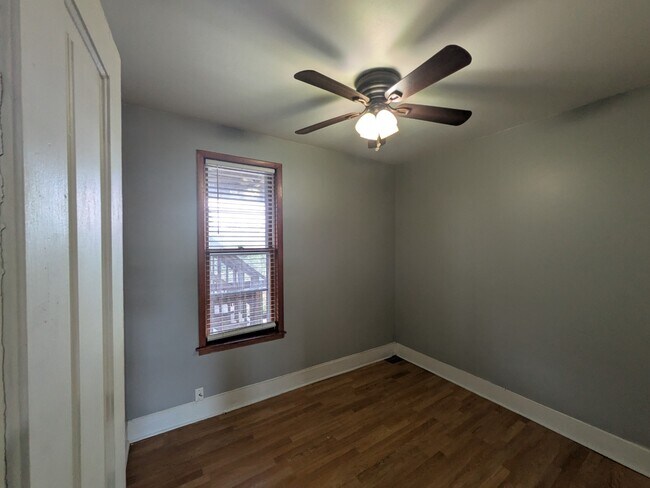 Building Photo - Updated 2BR/1BA in Pullman – Internet Incl...