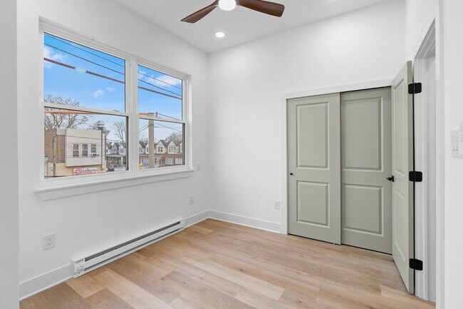 Building Photo - 6049 Elmwood Ave