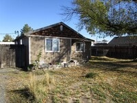 Building Photo - *PRICE REDUCED* 2 Bedroom Home with Large ...