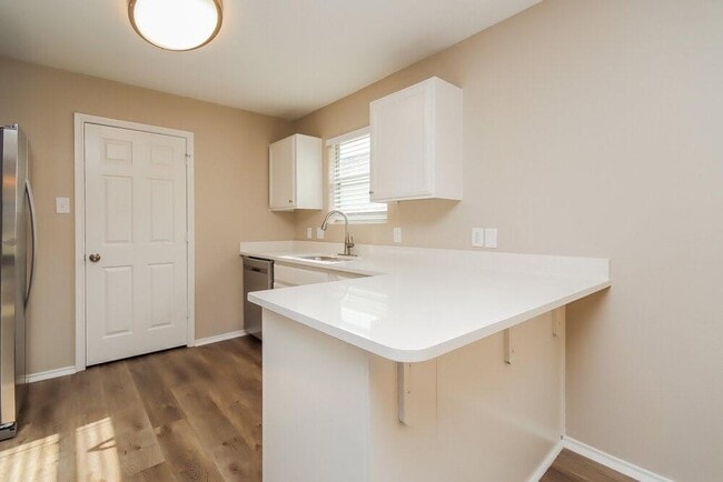 Building Photo - 426 Laurel Sage Dr