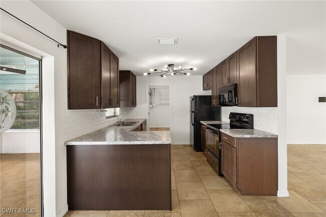 Building Photo - 2150 Aruba Ave