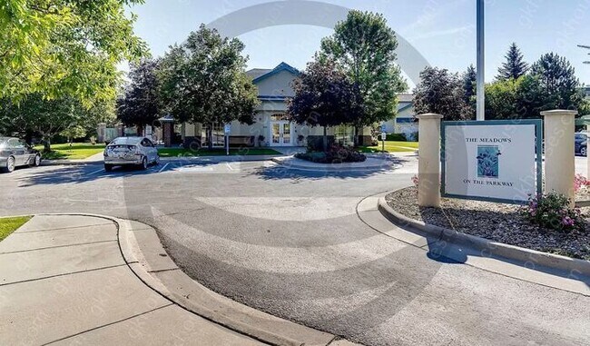 Building Photo - 530 Mohawk Dr