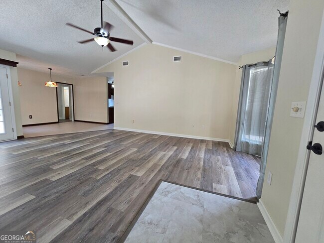Building Photo - 106 Egret Ct