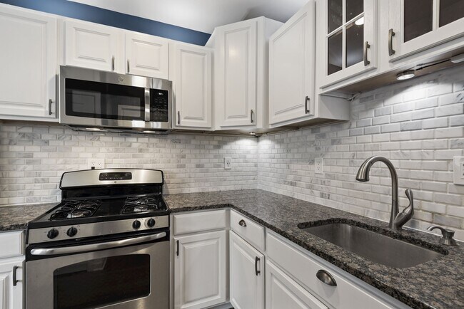 Kitche - 815 Sheridan St NW