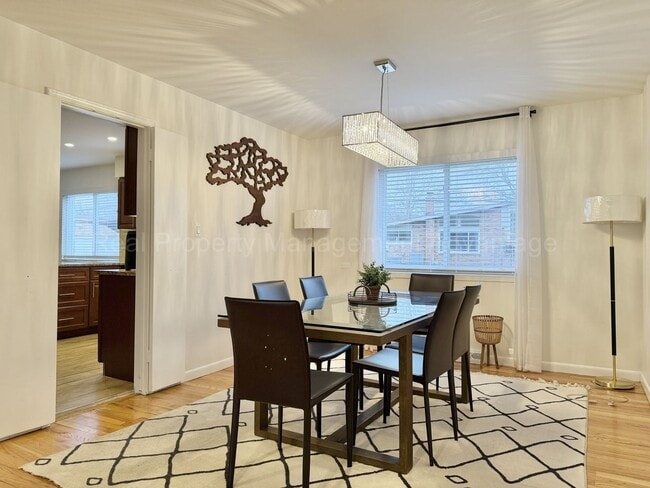 Building Photo - Spacious 4-Bedroom Colonial Minutes from Birmingham