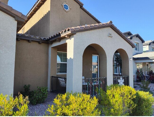 Building Photo - AMERICANA Property Mgmt - 3beds - 2 1/2baths Newly Townhouse in Henderson.