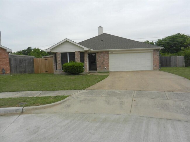 Building Photo - 3001 Green Vista Ct