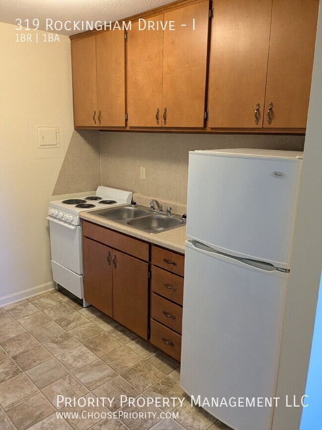 Building Photo - 319 Rockingham Dr