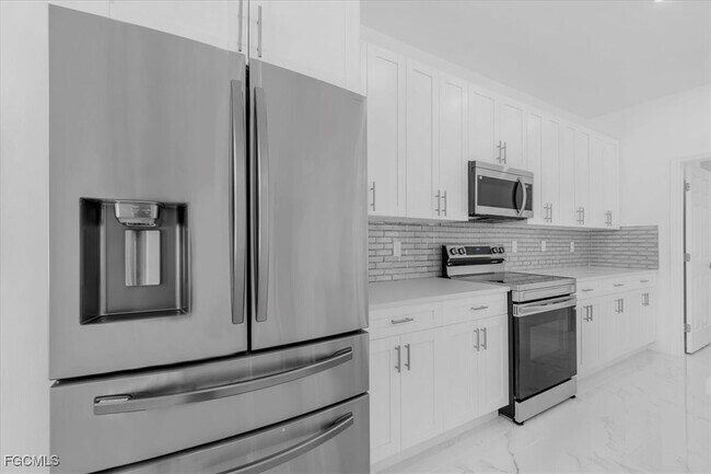 Building Photo - 1508 Hibiscus Ave