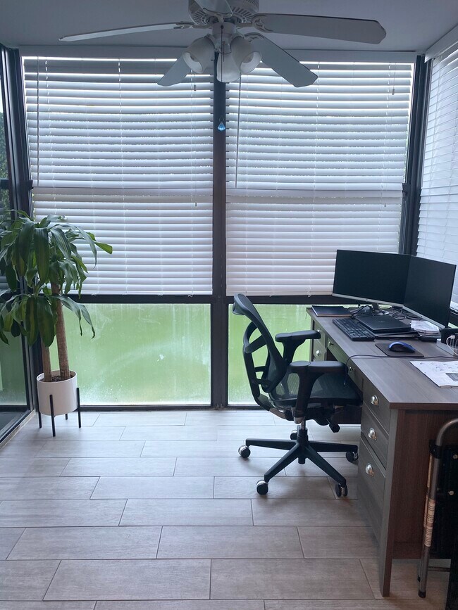 Office/Den - 1150 Homewood Blvd