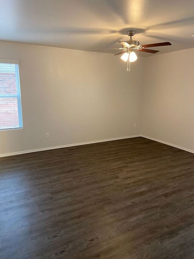 Building Photo - Available Now | Charming 3-Bedroom, 2-Bath Home in Tuttle