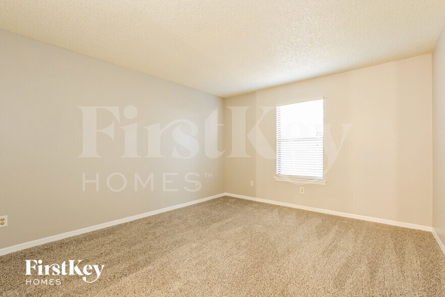 Building Photo - 2175 Carriage Pointe Loop