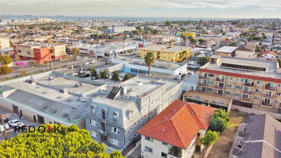 Building Photo - 527 W 15th St