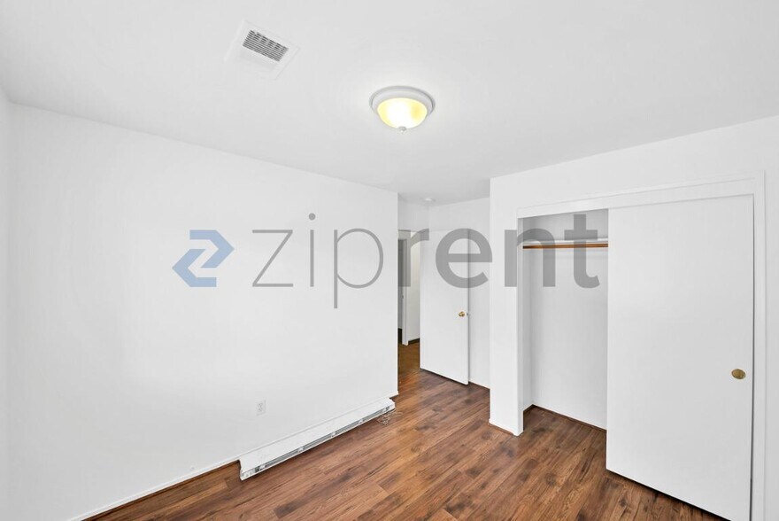 Building Photo - Unit