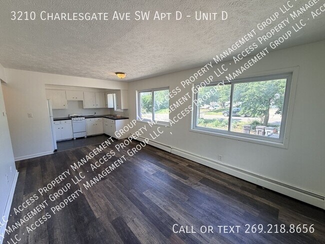 Building Photo - 3210 Charlesgate Ave SW