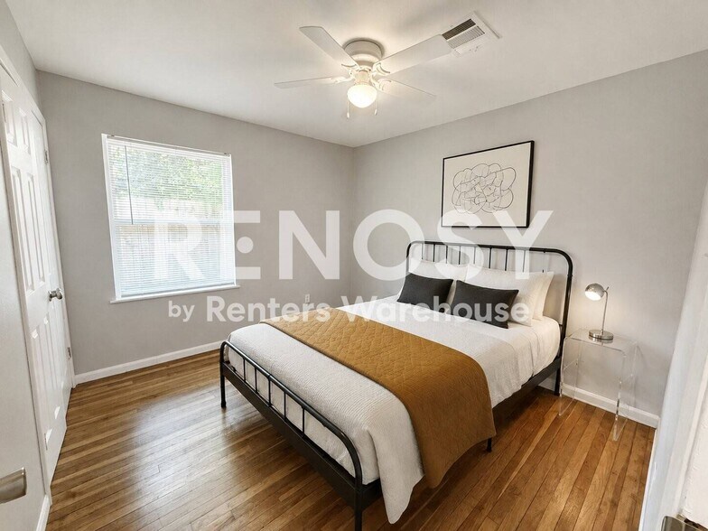 Building Photo - 6010 Ridgeway Dr
