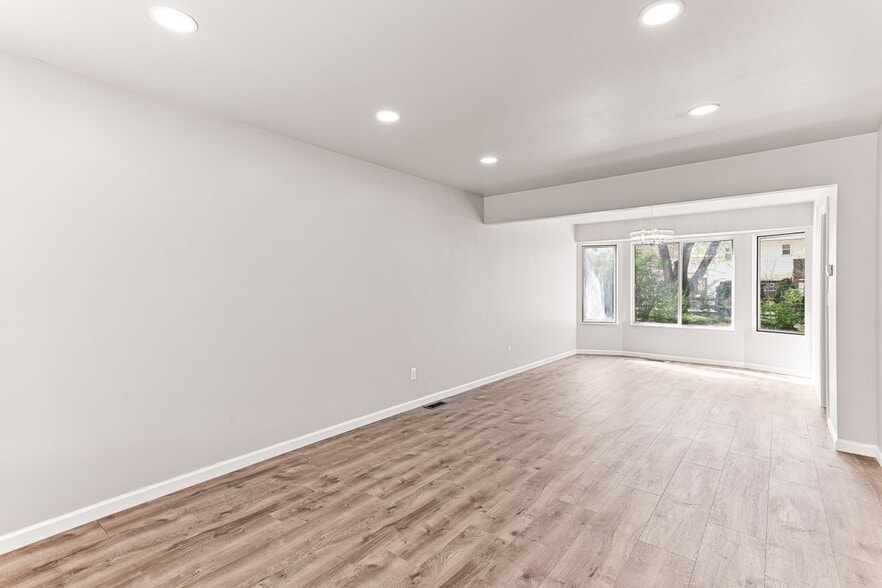 Building Photo - 46323 Gainsborough Dr