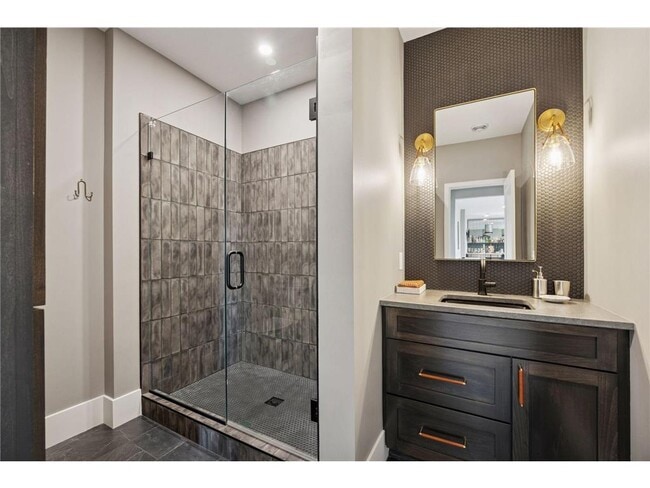 Building Photo - 6297 Yuma Ln N