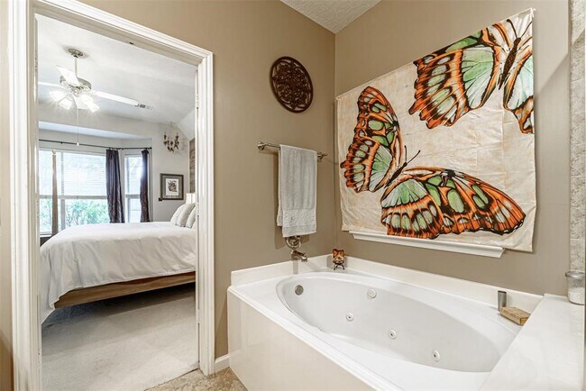 Building Photo - 9815 Rock Pass Dr